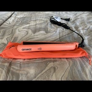 STRAIGHTENER - NEVER USED